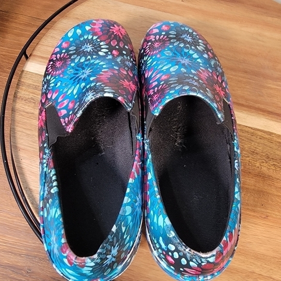 Spring Step Manila Clog Work Shoe Blue pink print colorful Size 8.5 - Picture 13 of 17